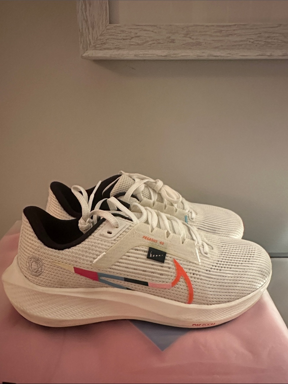 Nike Pegasus 40 Women’s Running Sneakers with Multi-Color Swoosh NWOT! size 9